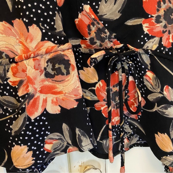 Saltwater Luxe Floral Blouse - Black - Picture 3 of 9